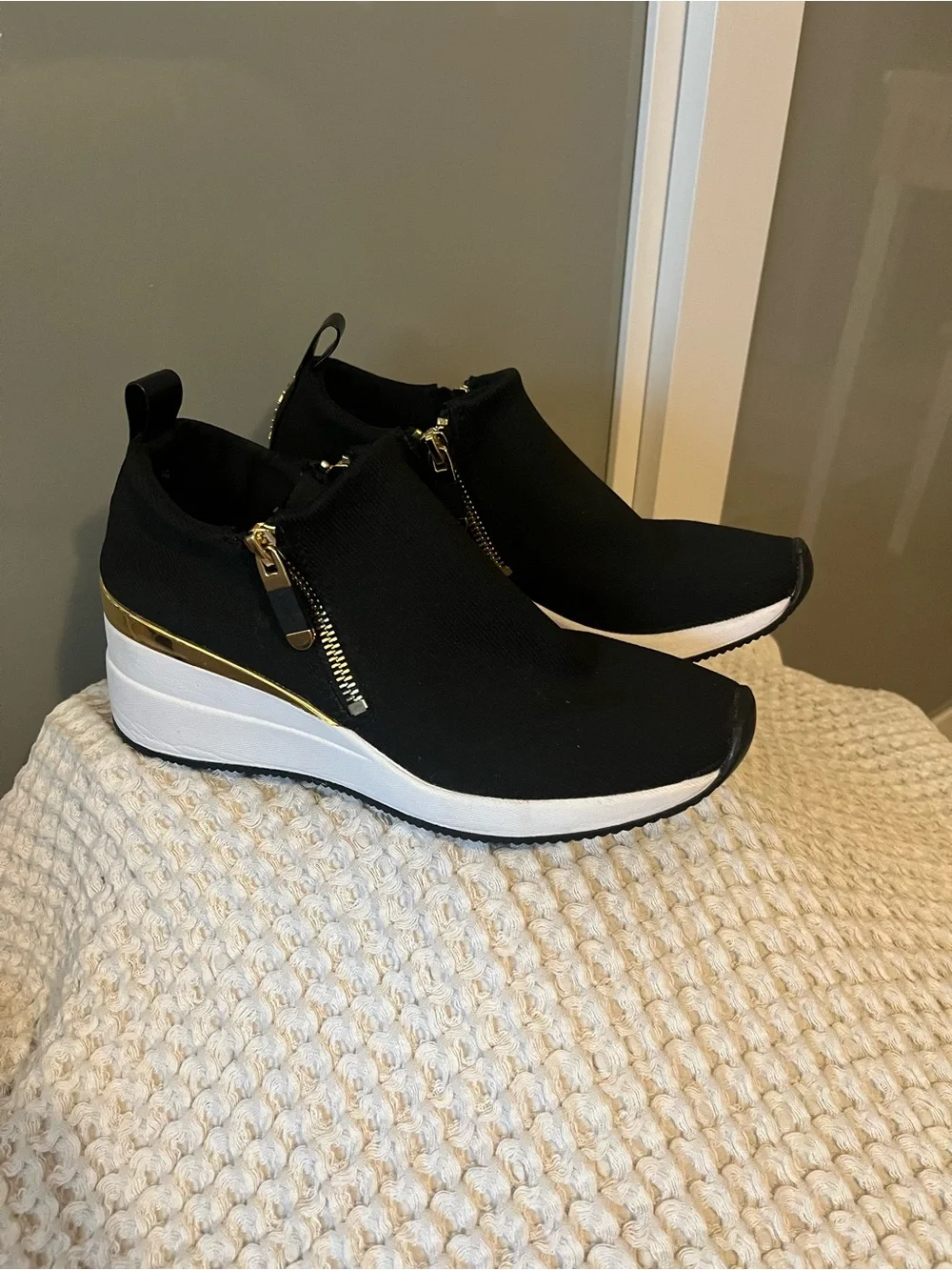 Dkny sleek black